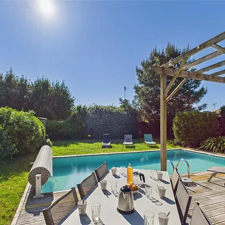 Piscine Chauffee - 750m - 4 Adultes - 4 Enfants בית נופש