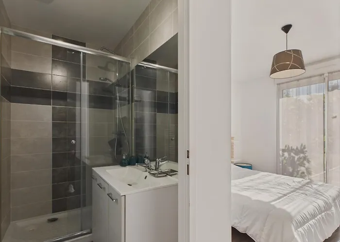 Piscine Chauffée - 750m - 4 Adultes - 4 Enfants Hébergement de vacances *