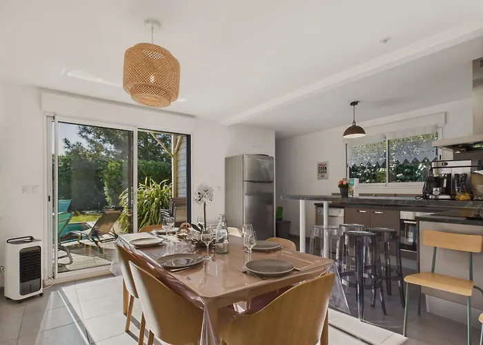 Hébergement de vacances Piscine Chauffée - 750m - 4 Adultes - 4 Enfants